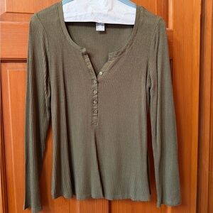 VENUS Olive Buttoned Henley Ribbed Long Sleeve Top